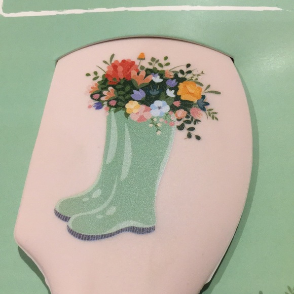 Spring Showers Floral Rainboots Spatula and Flower Cookie Cutter Set NWT - Picture 4 of 16